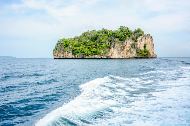 Una bellissima vista dell'isola di Phi Phi situata in Thailandia