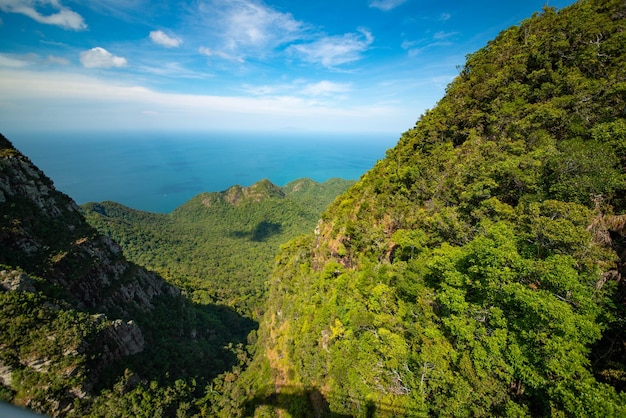 Una bellissima vista dello Sky Bridge a Langkawi in Malesia