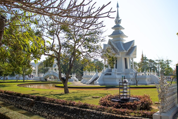 Una bellissima vista di Wat Rong Khun il Tempio Bianco situato a Chiang Rai Thailandia