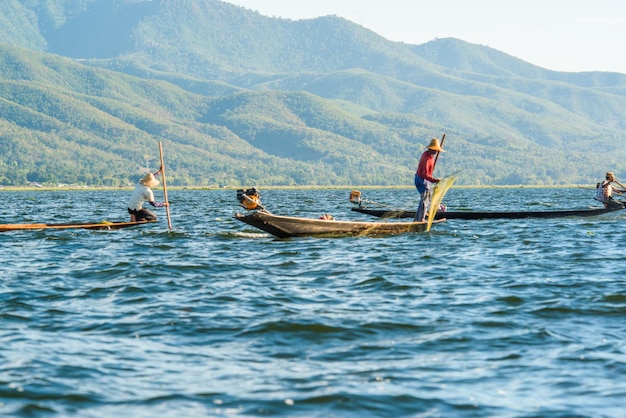 Una bellissima vista panoramica del Lago Inle in Myanmar