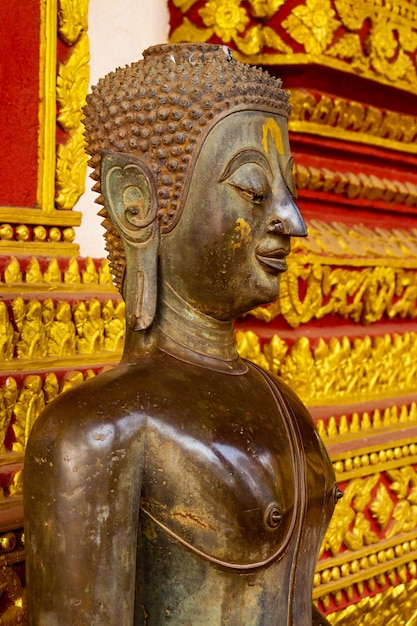 Una bellissima vista panoramica del tempio Wat Phra Kaew situato a Vientiane Laos