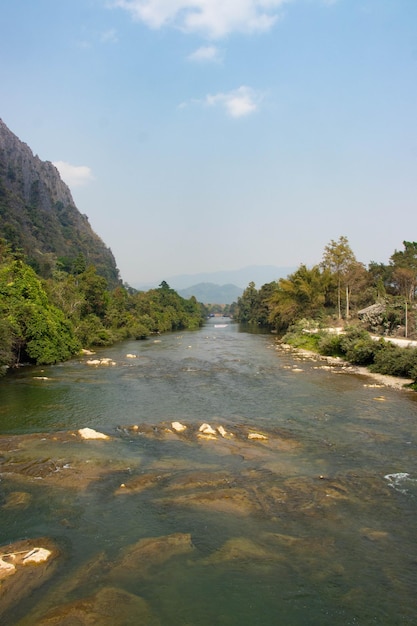 Una bellissima vista panoramica di Vang Vieng in Laos