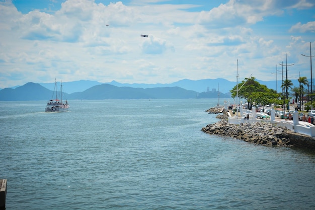 Una bellissima vista sul lungomare di Santos in Brasile