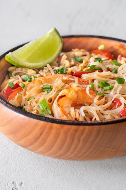 Una ciotola di pad thai