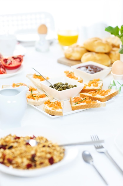 una colazione domenicale preparata