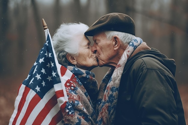 Una coppia che si bacia davanti a una bandiera che dice "la bandiera americana"
