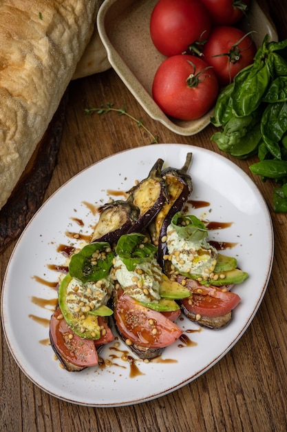 una deliziosa insalata preparata nel ristorante dallo chef