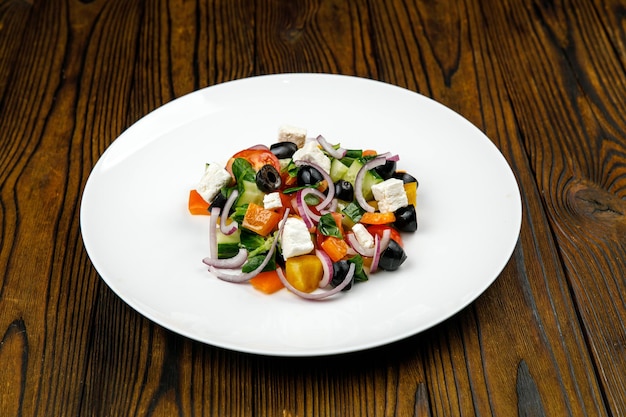 una deliziosa insalata preparata nel ristorante dallo chef