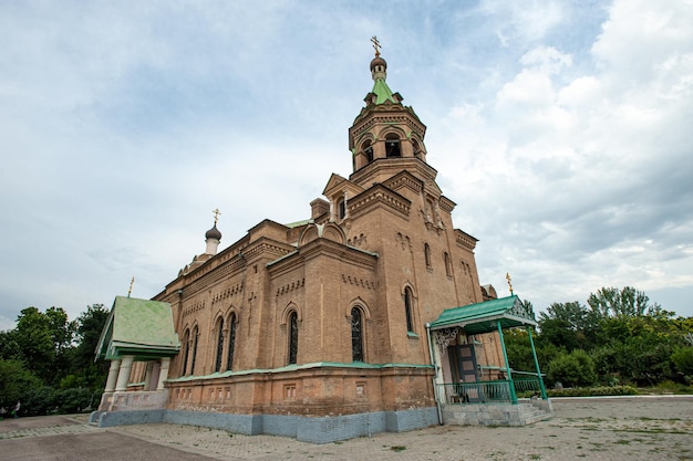 Una facciata della chiesa ortodossa a Samarcanda Uzbekistan