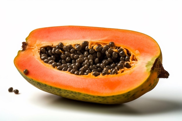 Una papaya tagliata a metà con i semi sopra