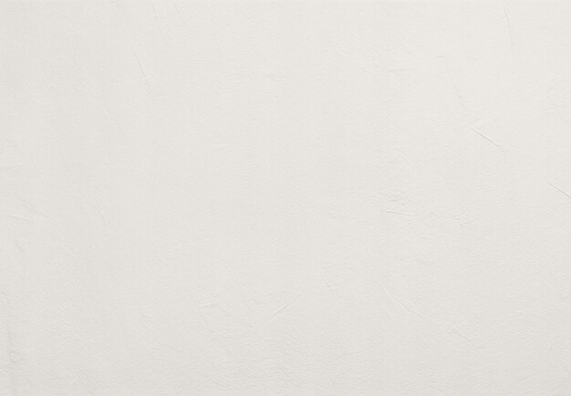 una parete bianca con una foto di una persona su di essa