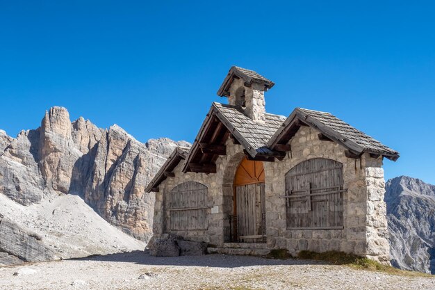 Una piccola chiesa nelle Dolomiti Italia