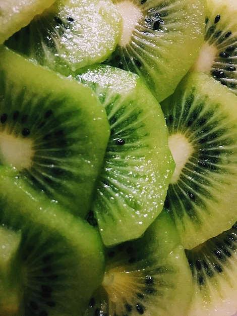 Una ripresa completa delle fette di kiwi.