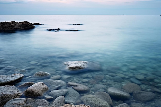 Una roccia nell'acqua