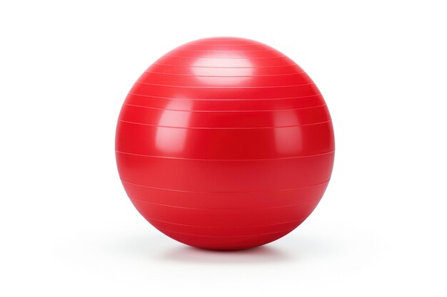 Una singola palla da esercizio isolata su sfondo bianco