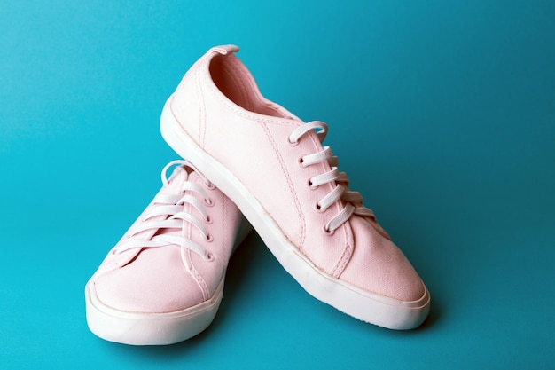 Una sneakers rosa