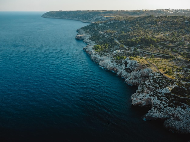 Una splendida vista sulla marina di novaglie in puglia