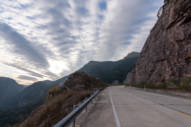 Una strada per la distanza