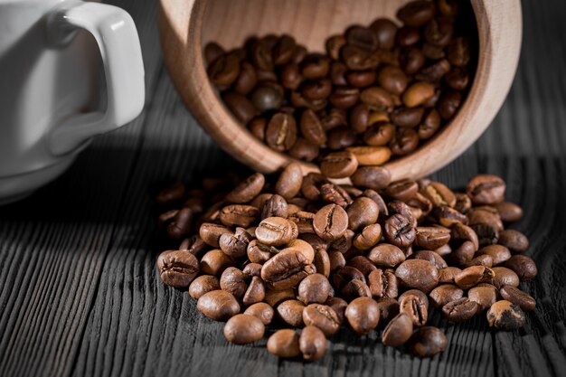 Una tazza di caffè americano su struttura di legno, fotografia still life