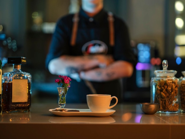 Una tazza di caffè nella caffetteria