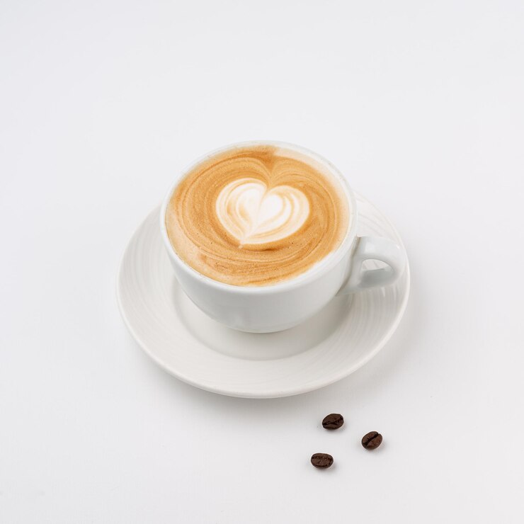 Foto una tazza di caffè su uno sfondo bianco