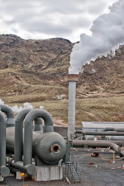 Una tubazione nella fattoria geotermica di riscaldamento in Islanda