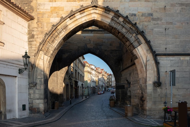 Una vista degli edifici in via Nerudova a Praga