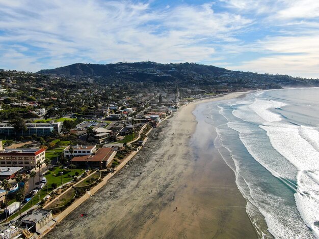 Una vista della spiaggia dall'alto dell'edificio