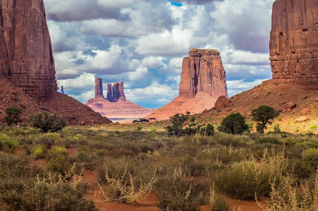 Una vista sul parco tribale Navajo valle del monumento