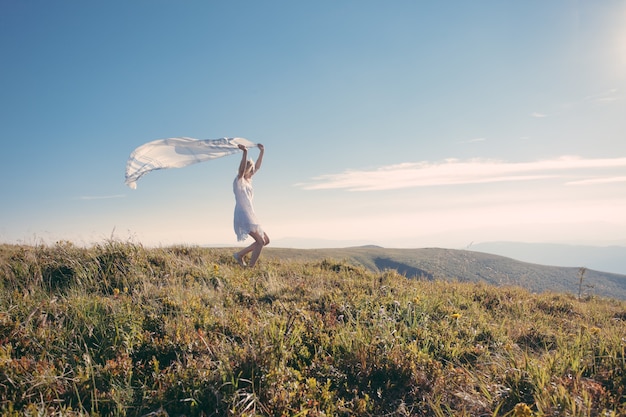 Unità della ragazza con la natura