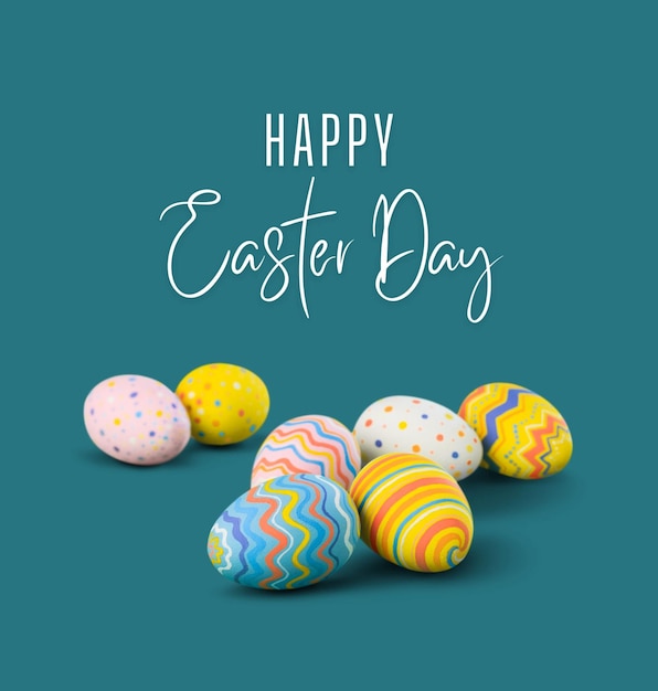 uno sfondo blu con un biglietto di auguri per il giorno di Pasqua
