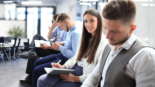 Uomini d'affari in attesa del colloquio di lavoro