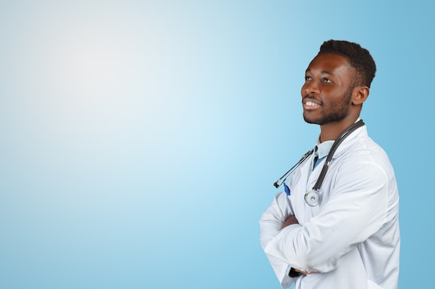 Uomo afroamericano medico