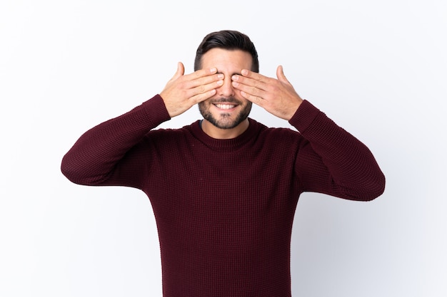 Uomo caucasico sul muro