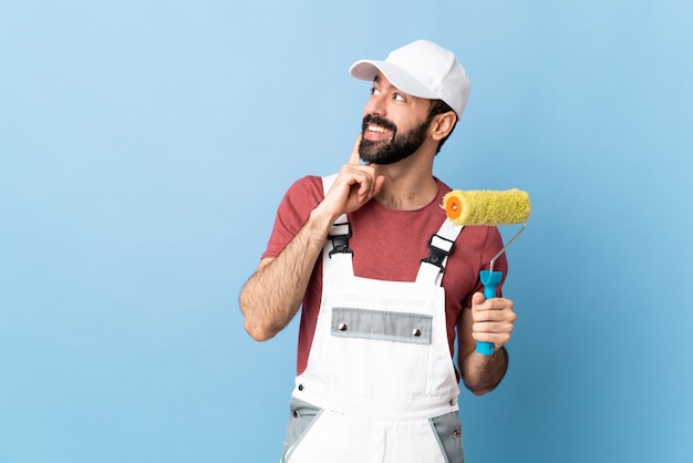 Uomo del pittore in studio