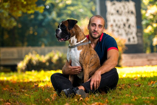 Uomo E Cane All'aperto