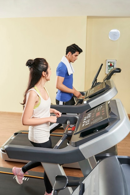 Uomo E Donna In Palestra