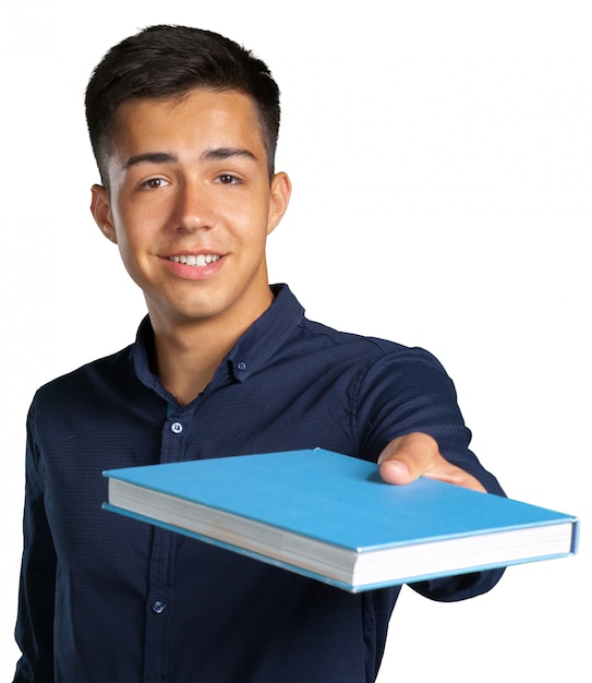 Uomo giovane studente con un libro