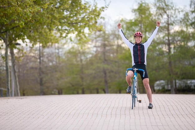 Uomo in bicicletta