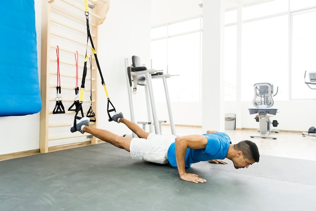 Uomo nero in palestra