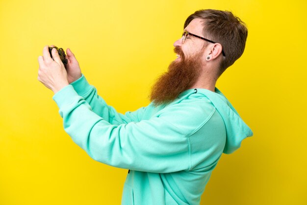 Uomo rosso con la barba