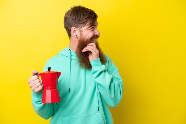 Uomo rosso con la barba