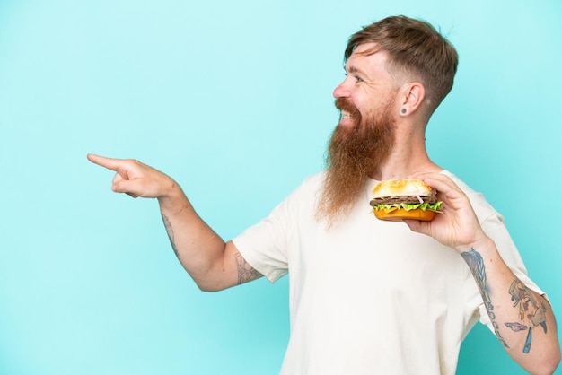 Uomo rosso con la barba