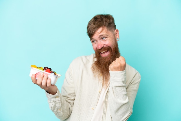 Uomo rosso con la barba