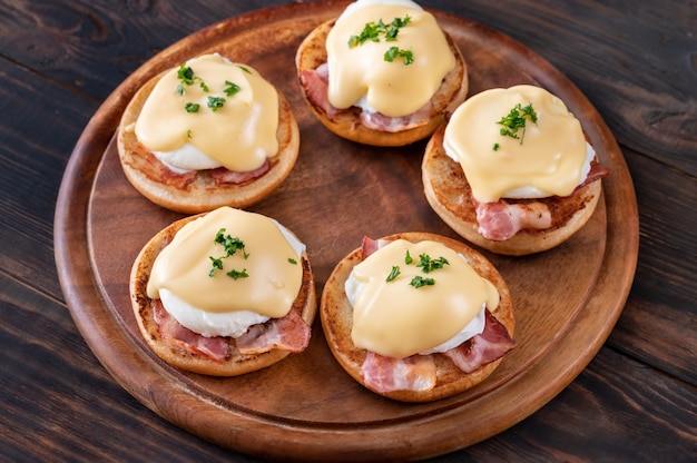 Uova alla Benedict con pancetta