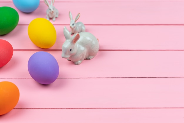 Uova Di Giorno Di Pasqua, Coniglietta Famiglia Con Uova Decorate