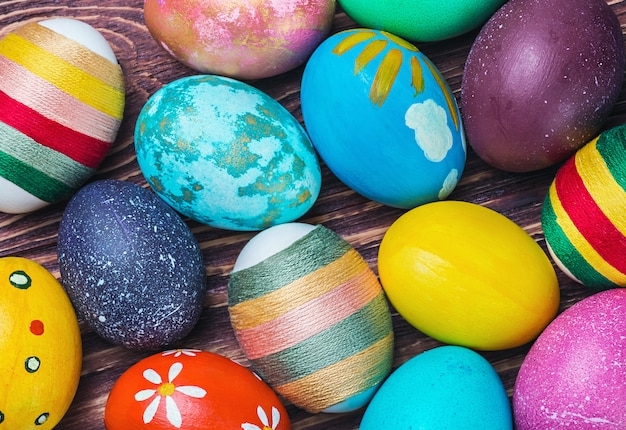 Uova di Pasqua colorate