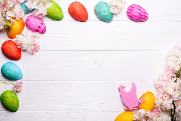 Uova di Pasqua colorate