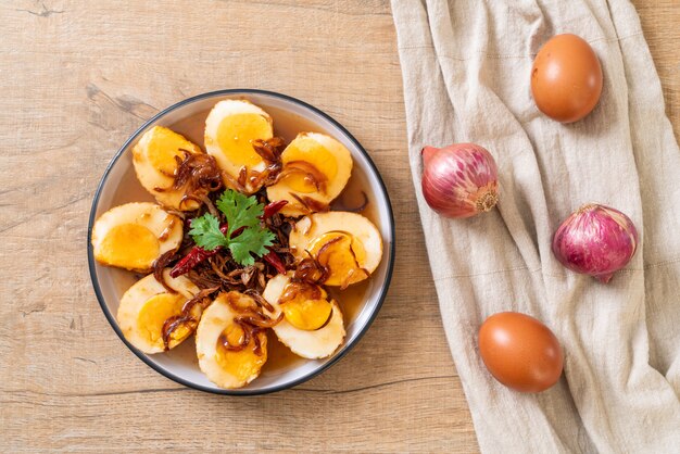 Uova sode fritte con salsa al tamarindo