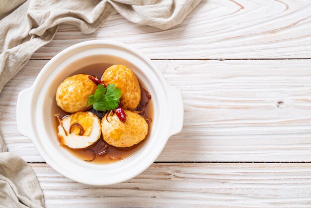 Uovo fritto con salsa al tamarindo